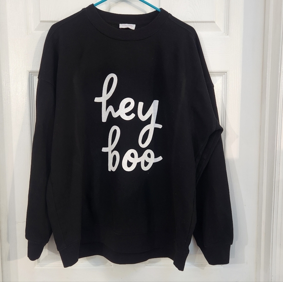 Pink Lily Tops - Pink Lily Black Sweatshirt With "Hey Boo" On Front. Size Large.